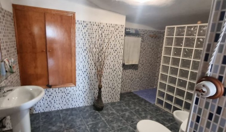 Resale - Country house - Hondón de las Nieves