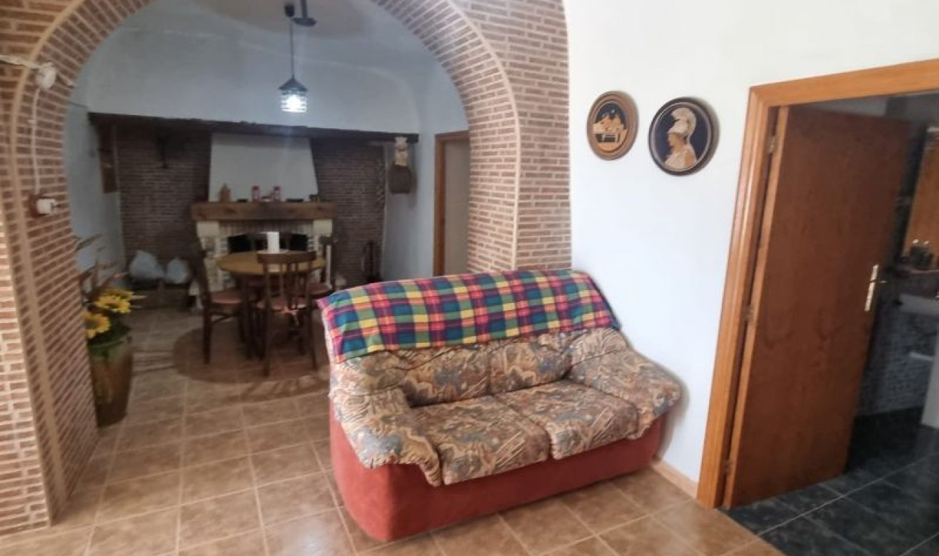 Resale - Country house - Hondón de las Nieves