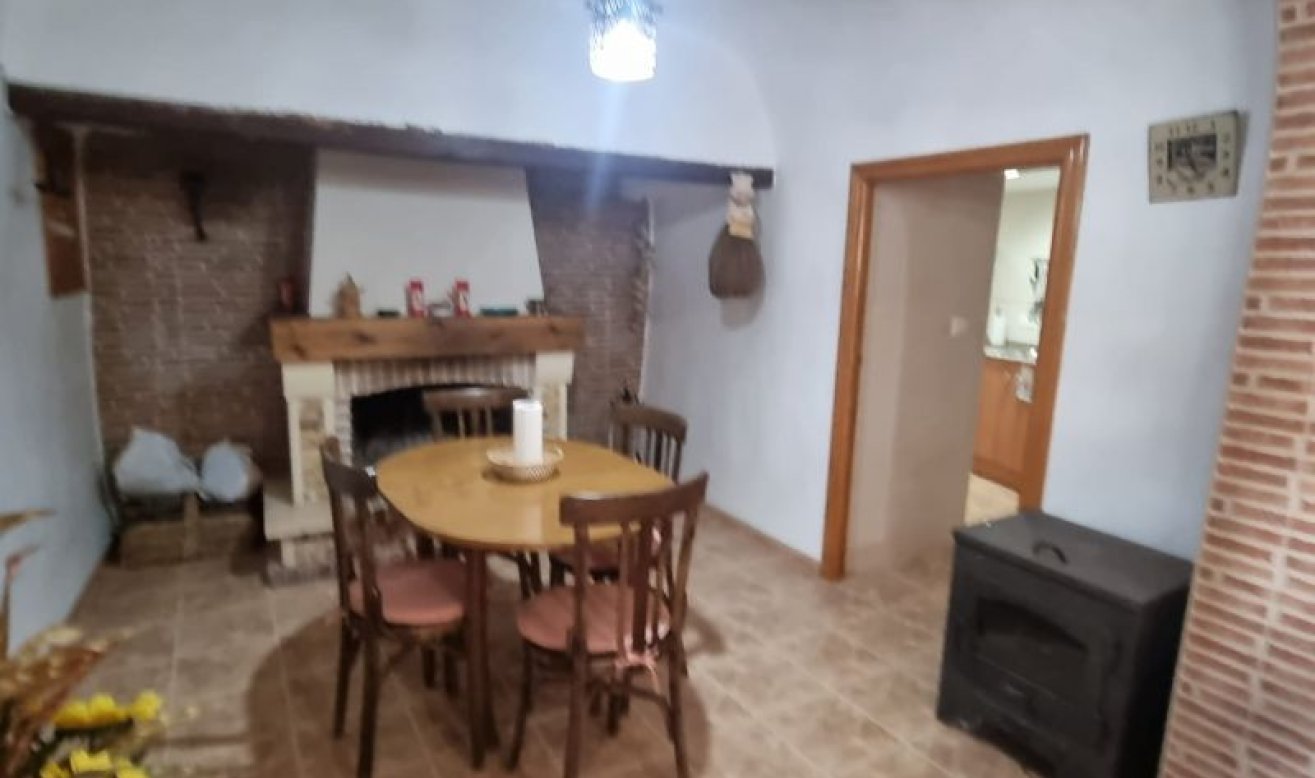 Resale - Country house - Hondón de las Nieves