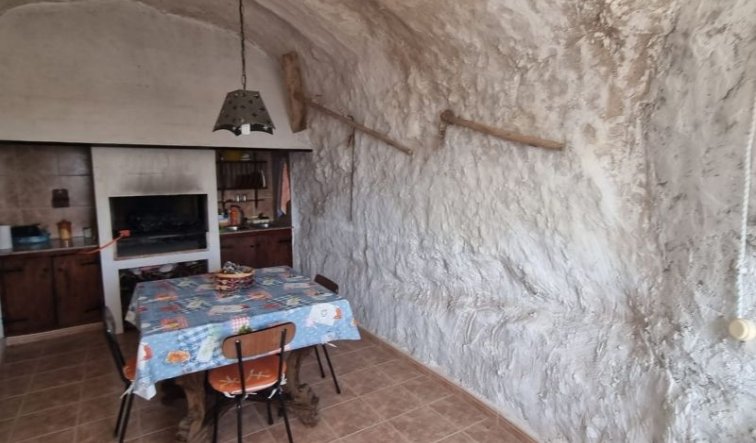 Resale - Country house - Hondón de las Nieves