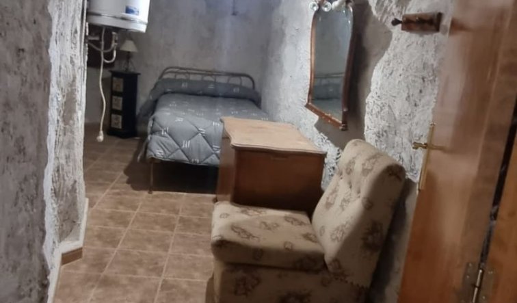 Resale - Country house - Hondón de las Nieves