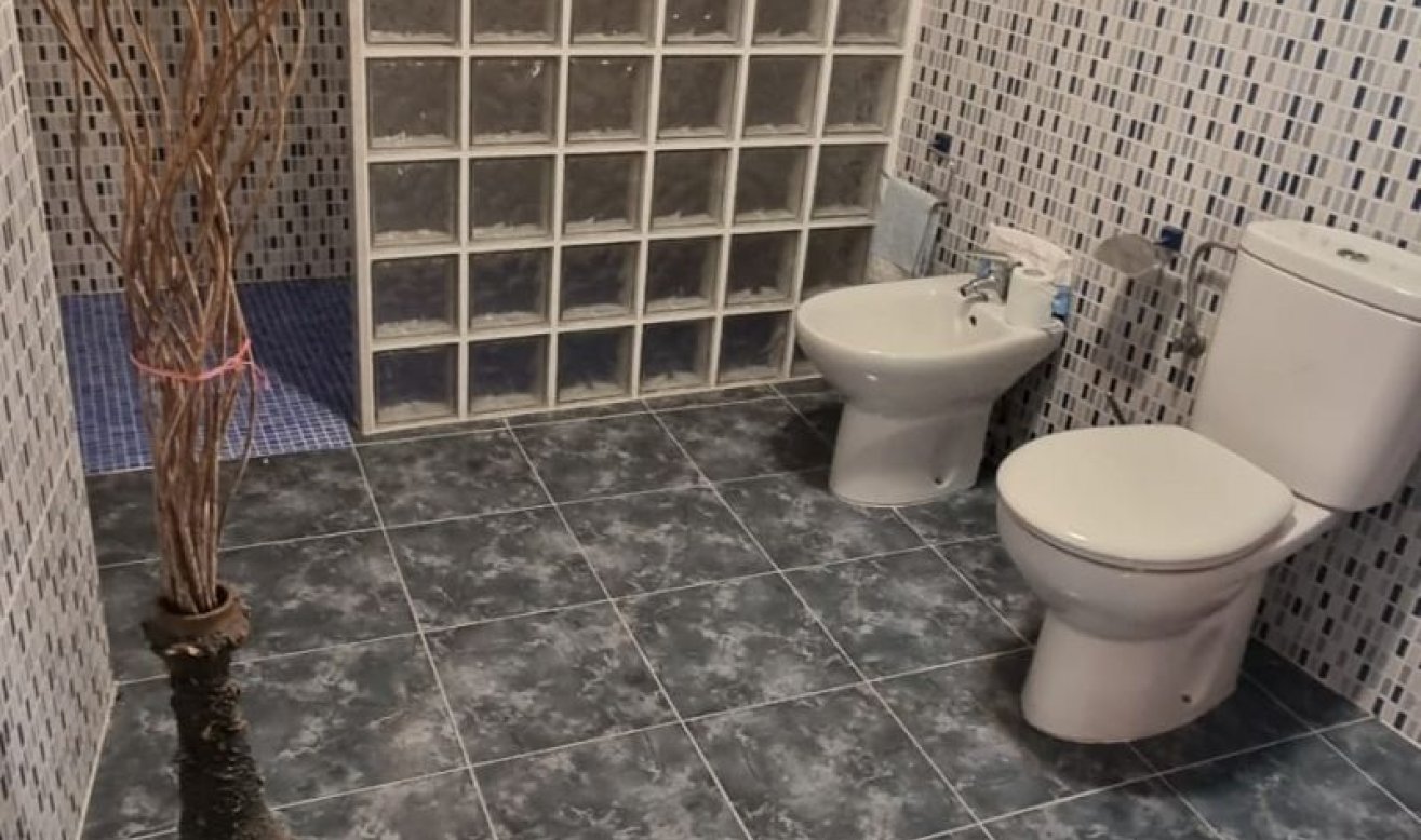 Resale - Country house - Hondón de las Nieves
