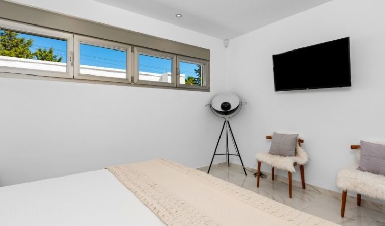 Reventa - Villa - Punta Prima