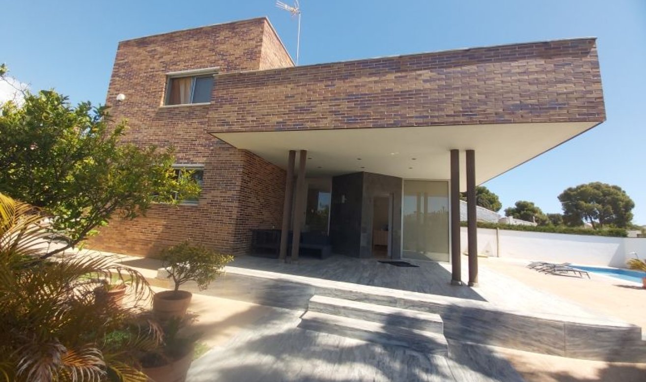 Reventa - Villa - Orihuela Costa