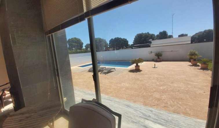 Reventa - Villa - Orihuela Costa