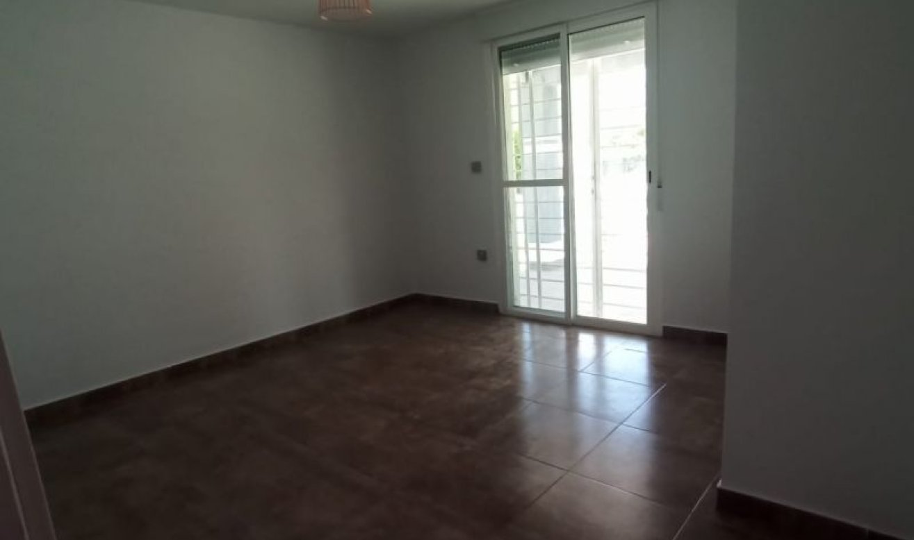 Revente - Villa - Hondón de las Nieves