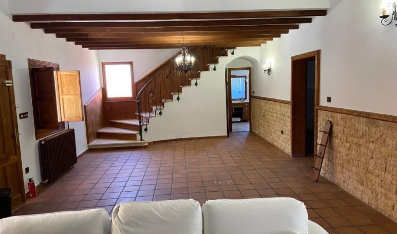 Resale - Villa - Hondón de las Nieves