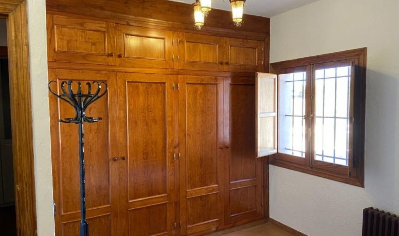 Resale - Villa - Hondón de las Nieves