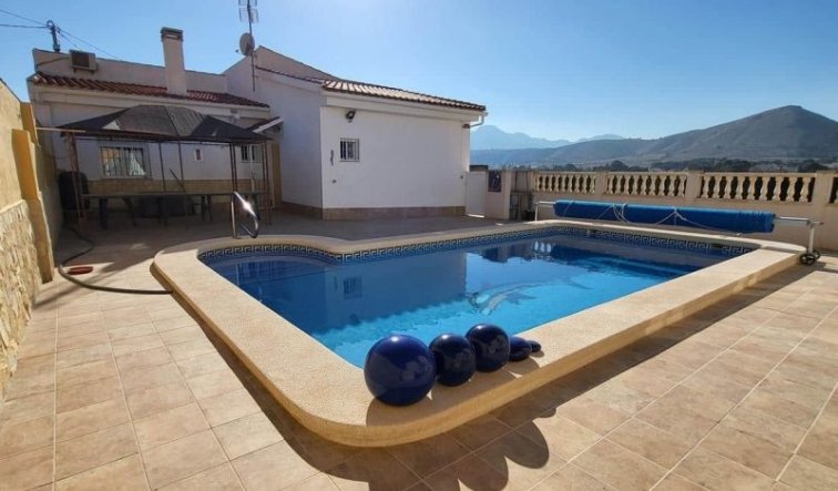 Resale - Villa - La Romana