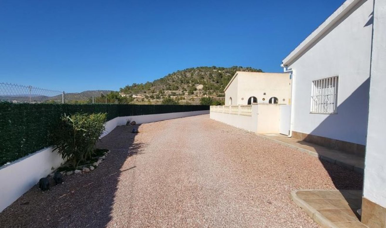 Resale - Villa - La Romana