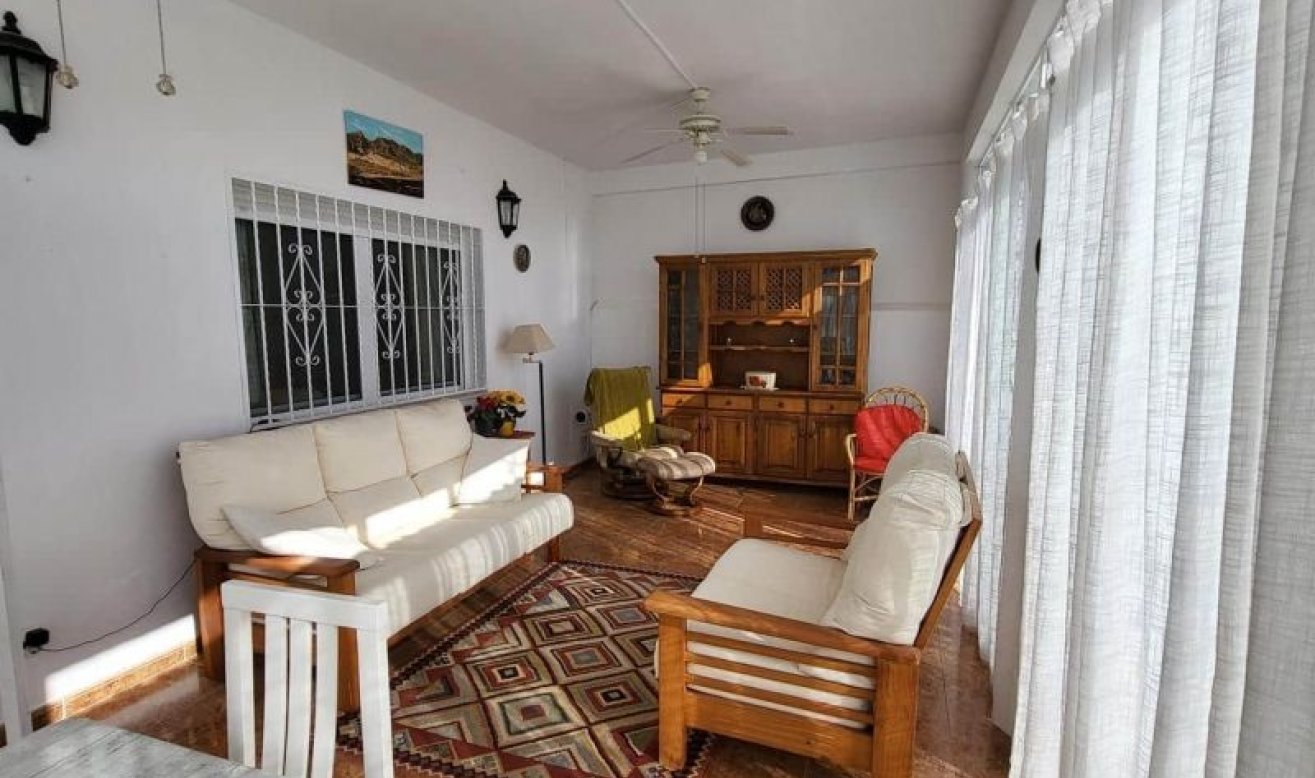 Resale - Villa - La Romana