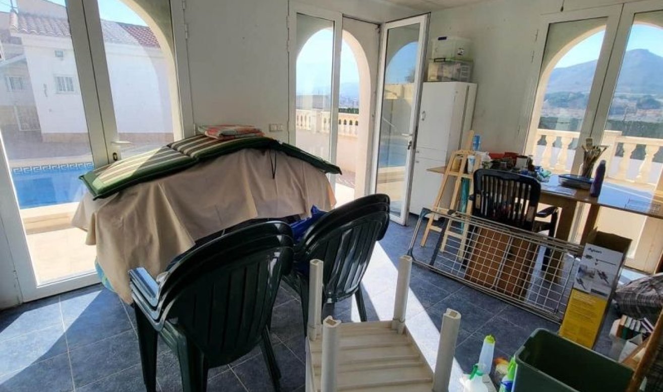 Resale - Villa - La Romana