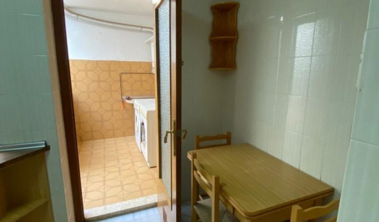 Reventa - Apartamento / piso - Hondón de las Nieves