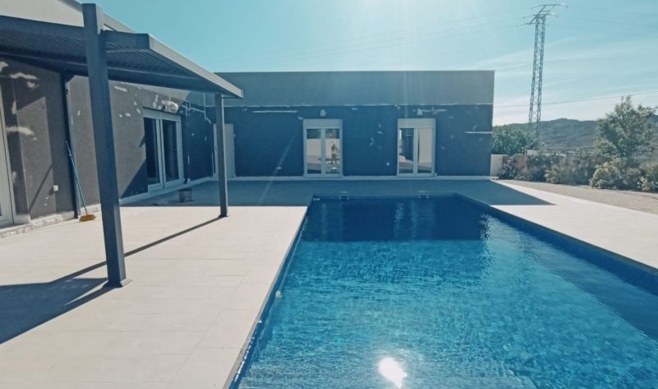 Resale - Villa - Macisvenda
