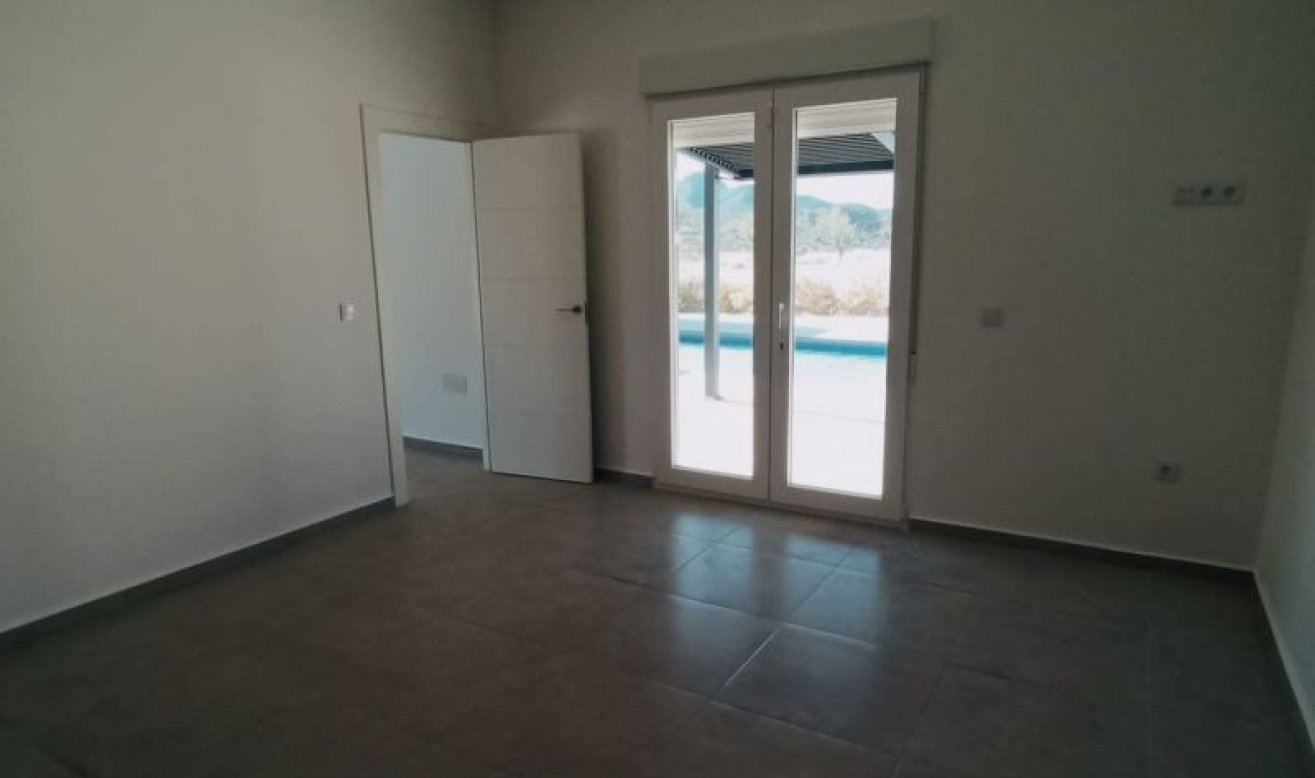 Resale - Villa - Macisvenda