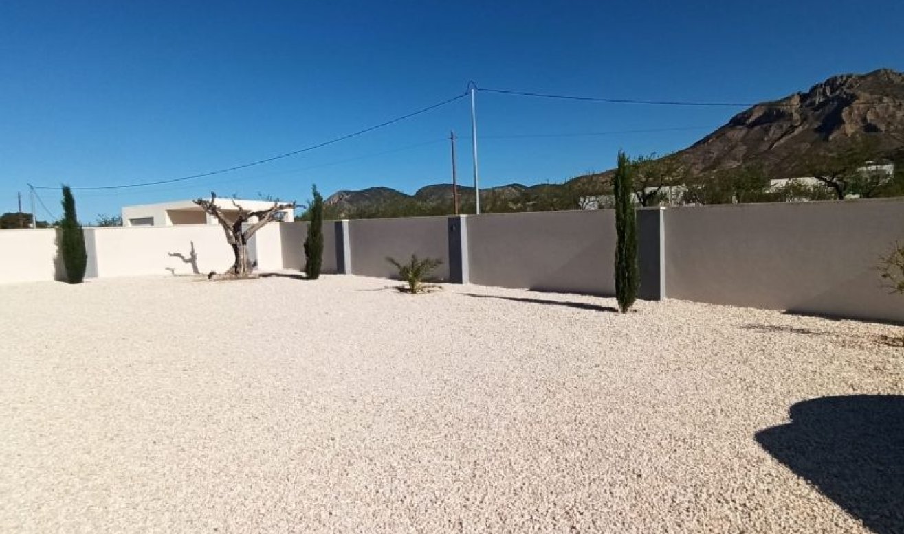 Resale - Villa - Macisvenda