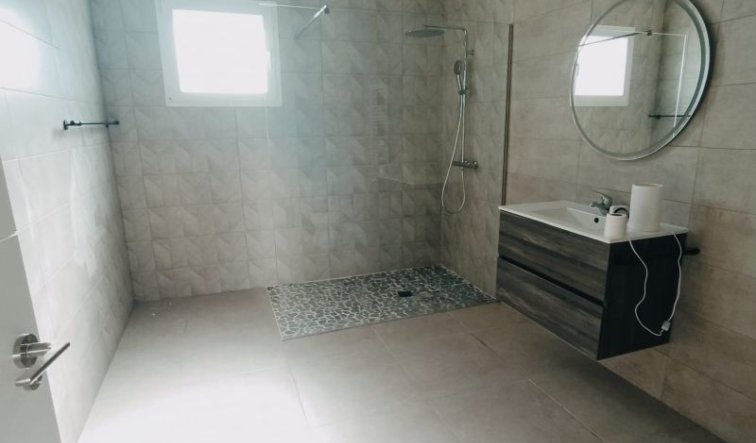 Resale - Villa - Macisvenda