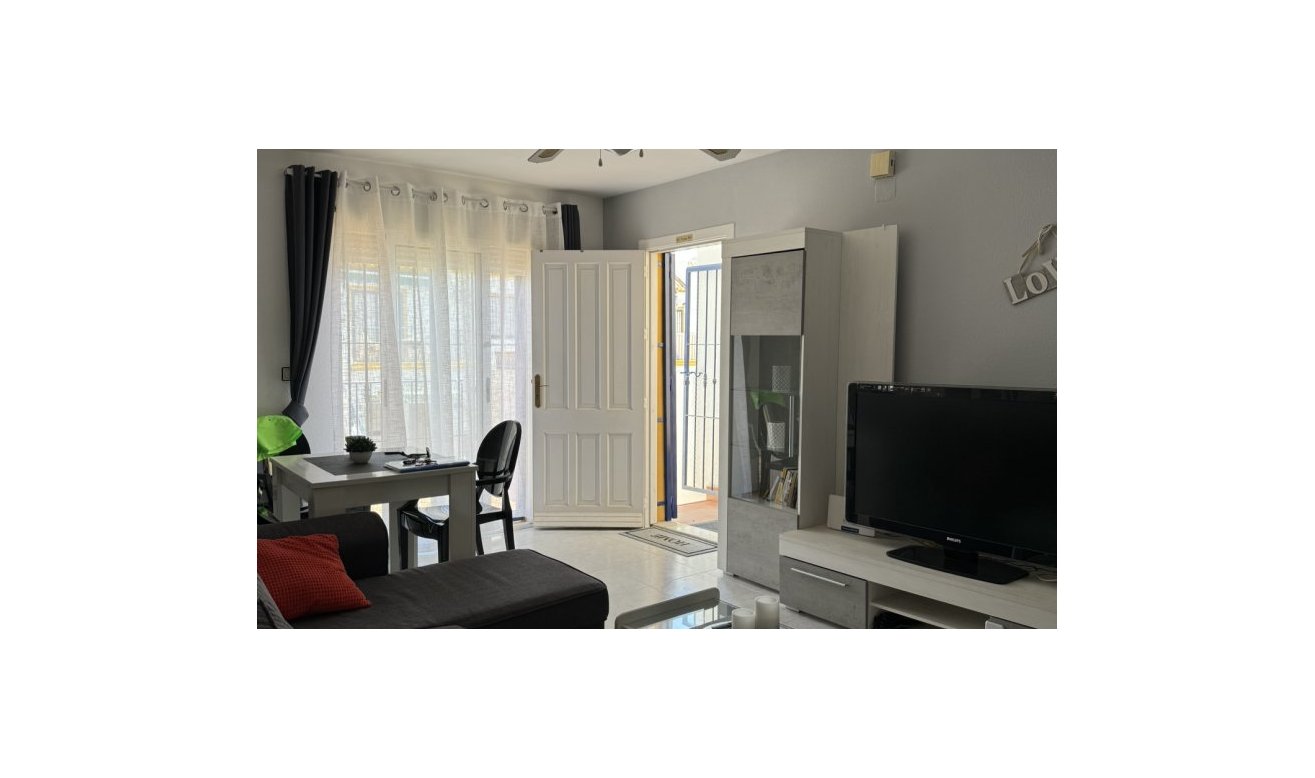 Resale - Apartment / flat - Orihuela Costa