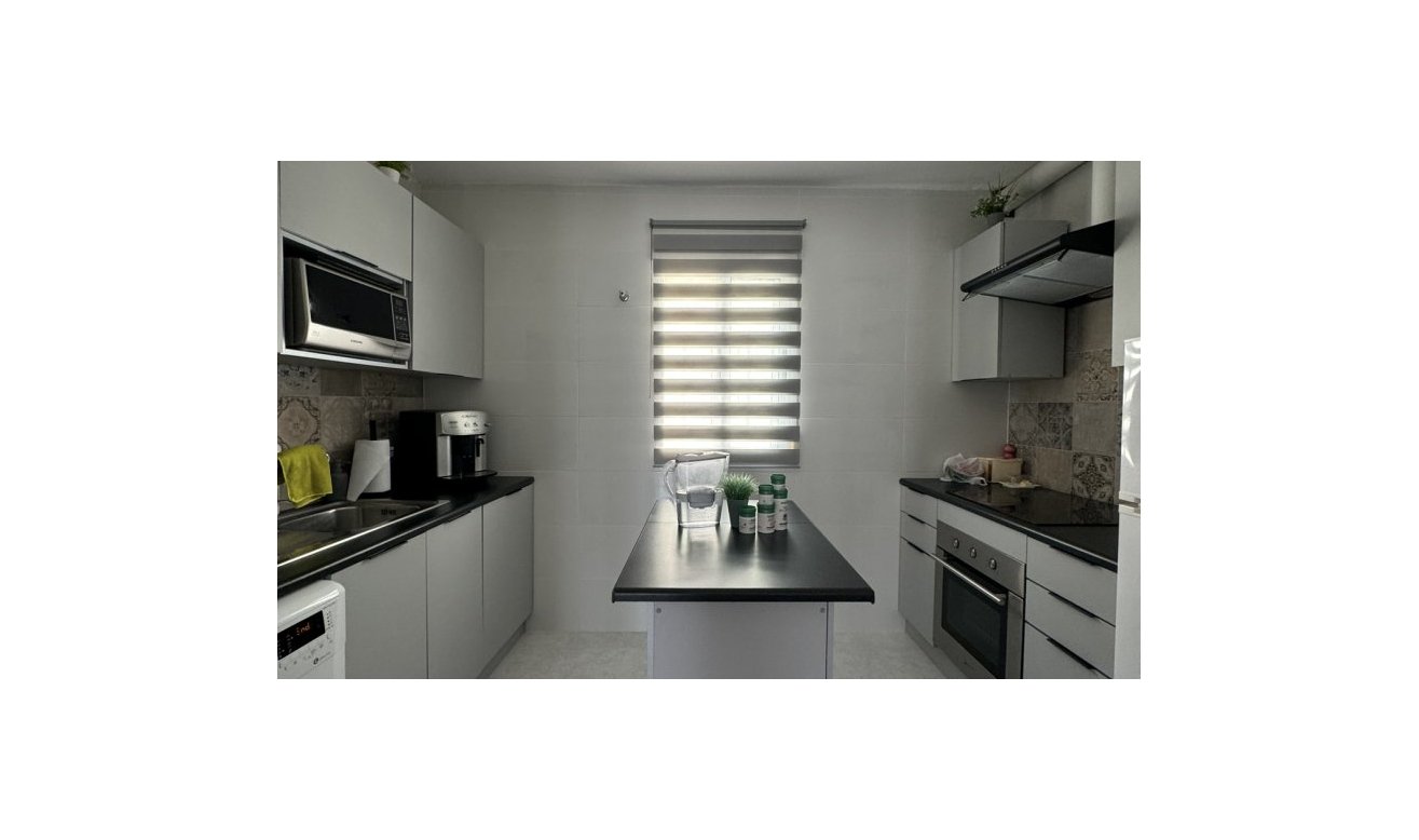 Resale - Apartment / flat - Orihuela Costa