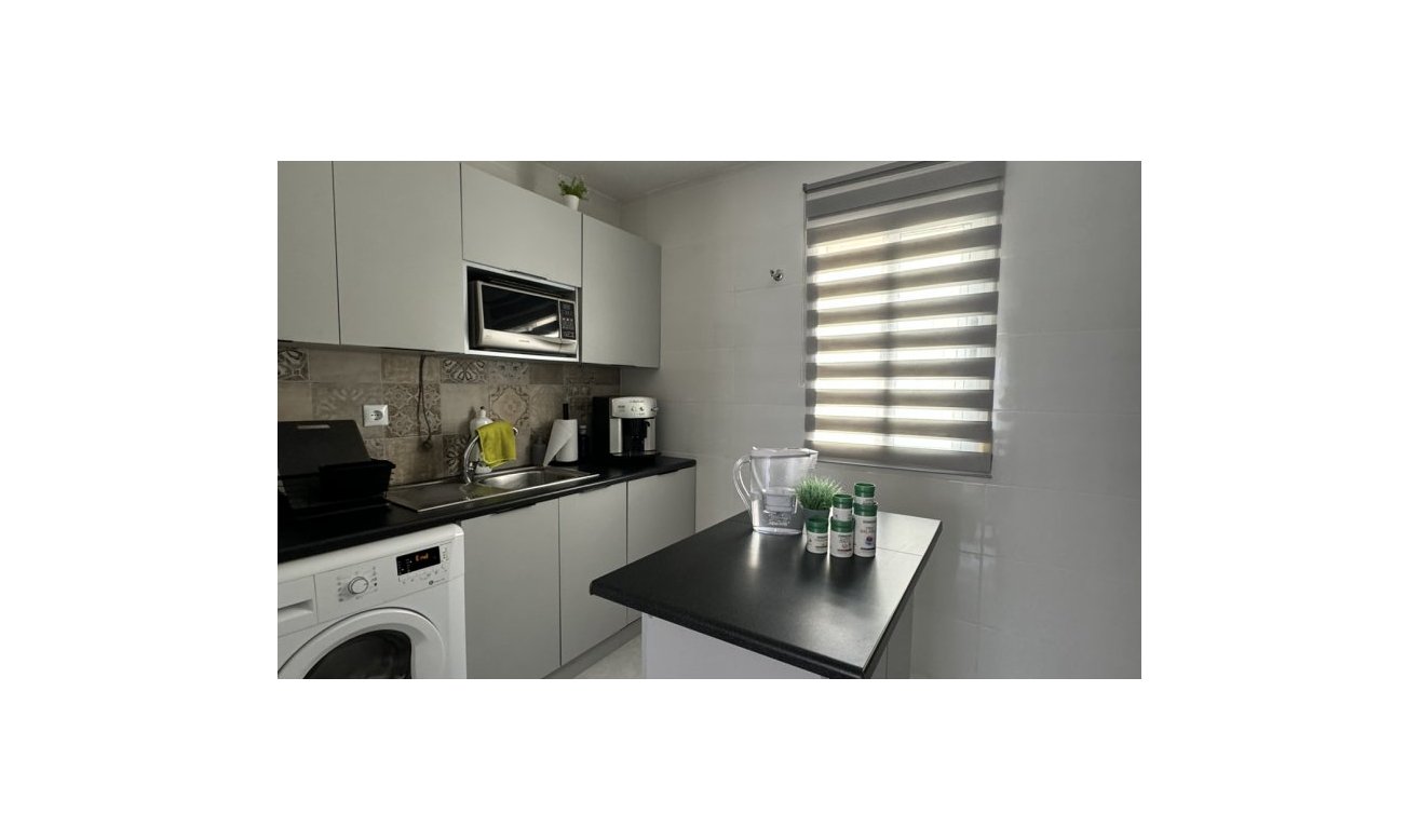 Resale - Apartment / flat - Orihuela Costa