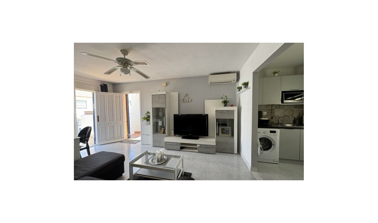 Resale - Apartment / flat - Orihuela Costa