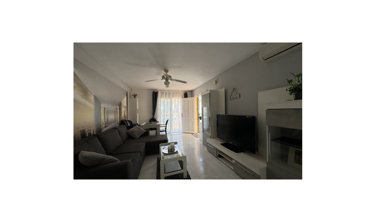 Resale - Apartment / flat - Orihuela Costa