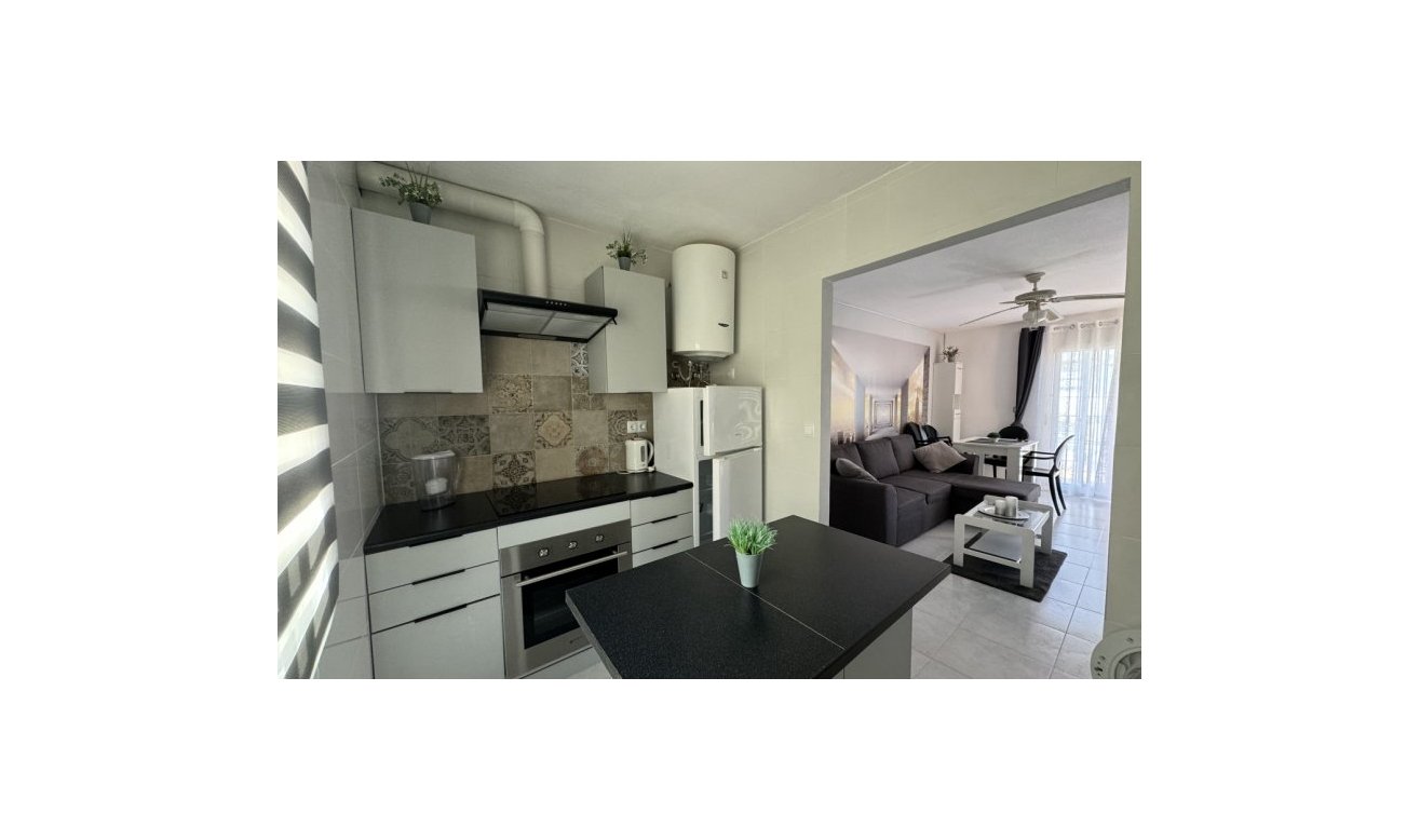 Resale - Apartment / flat - Orihuela Costa