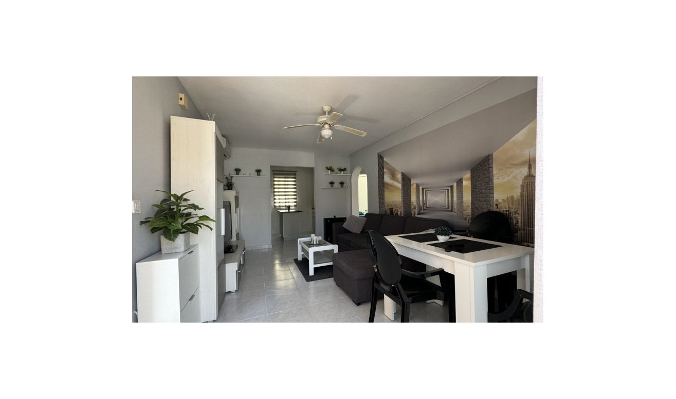 Resale - Apartment / flat - Orihuela Costa