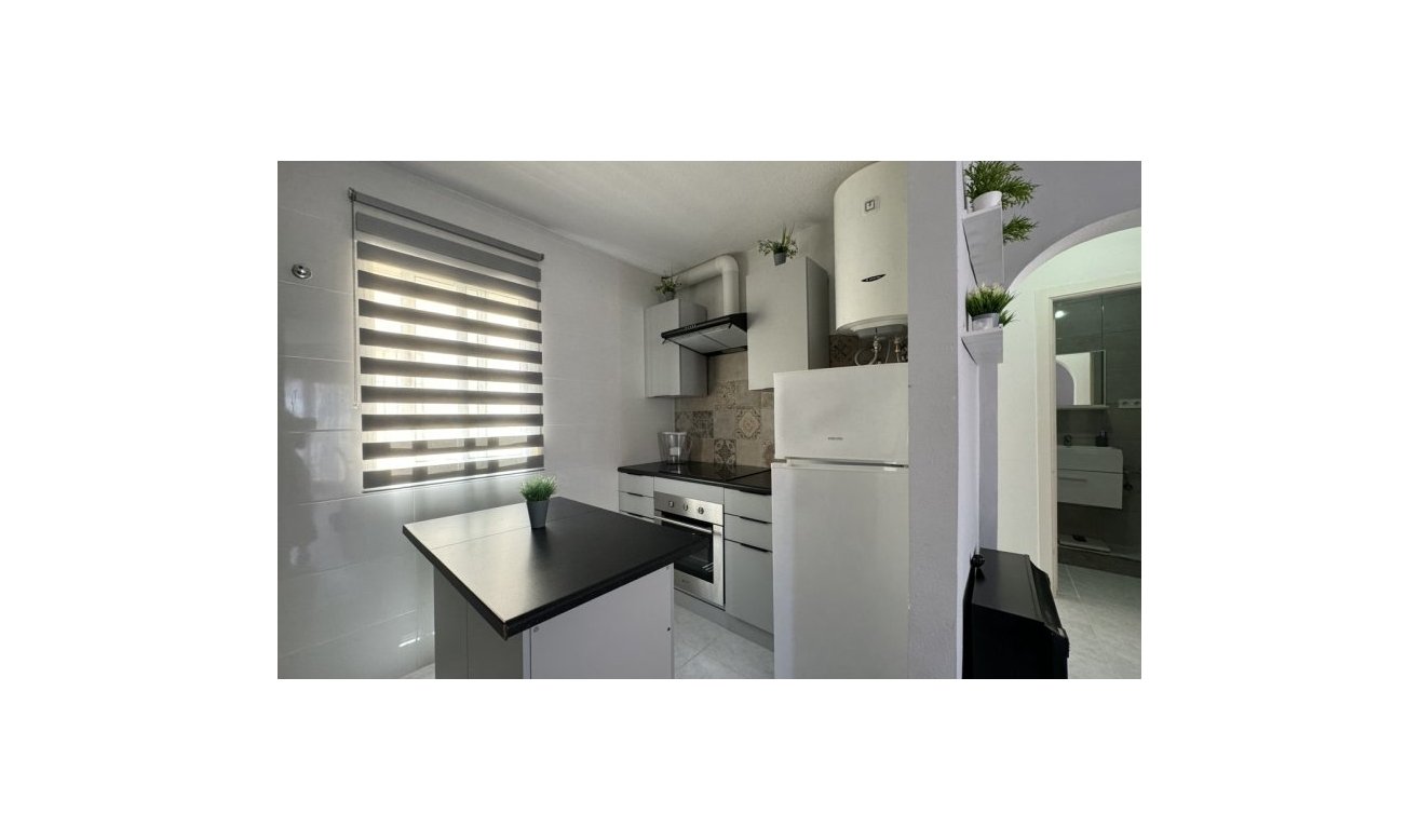 Resale - Apartment / flat - Orihuela Costa