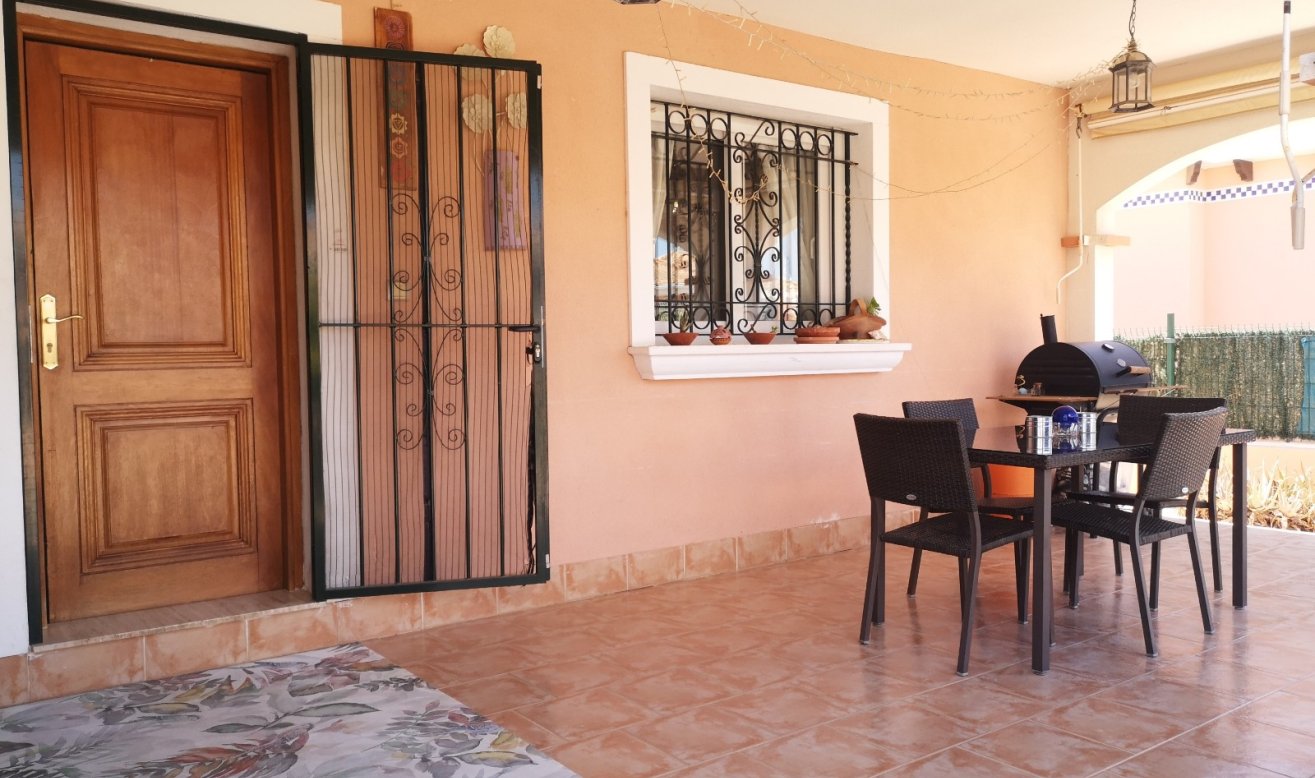 Reventa - Villa - Los Montesinos - Los Montesinos - Urb. La Herrada