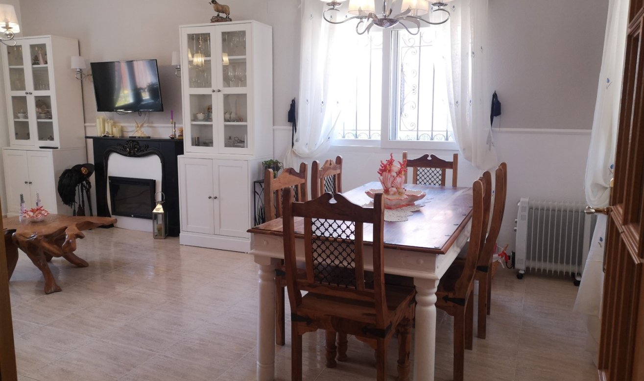 Reventa - Villa - Los Montesinos - Los Montesinos - Urb. La Herrada