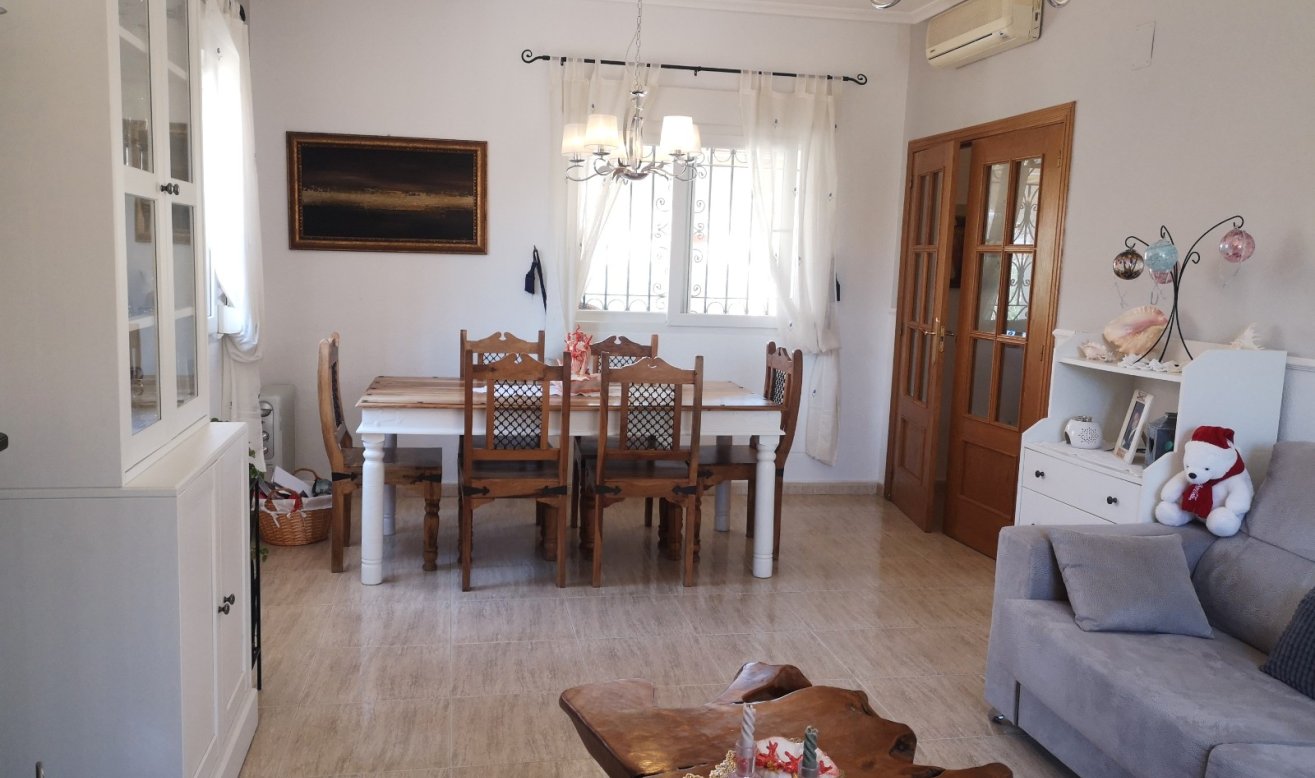 Reventa - Villa - Los Montesinos - Los Montesinos - Urb. La Herrada