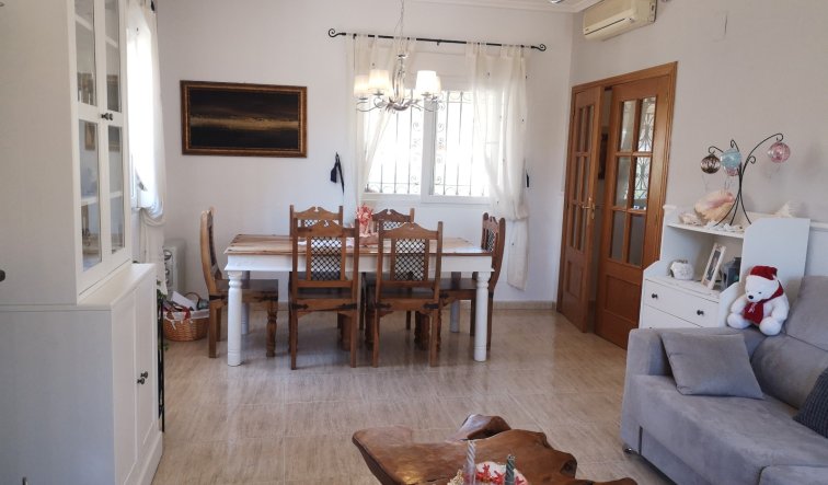 Reventa - Villa - Los Montesinos - Los Montesinos - Urb. La Herrada