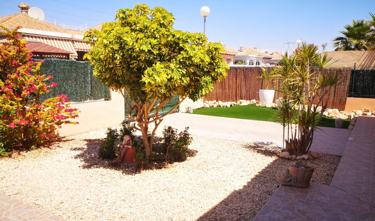 Reventa - Villa - Los Montesinos - Los Montesinos - Urb. La Herrada