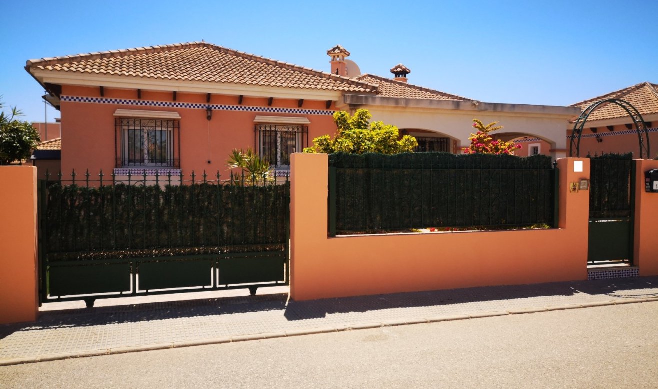 Reventa - Villa - Los Montesinos - Los Montesinos - Urb. La Herrada