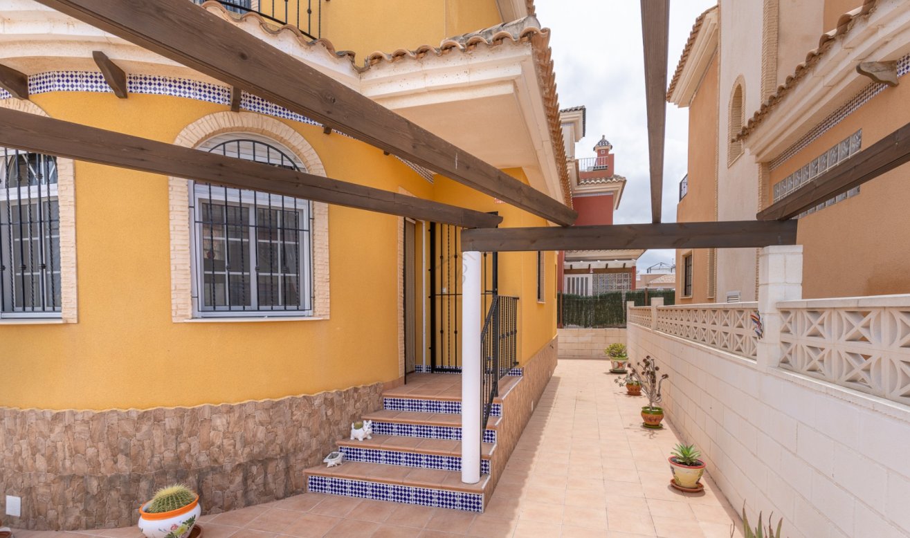 Reventa - Villa - Los Montesinos - Los Montesinos - Urb. La Herrada