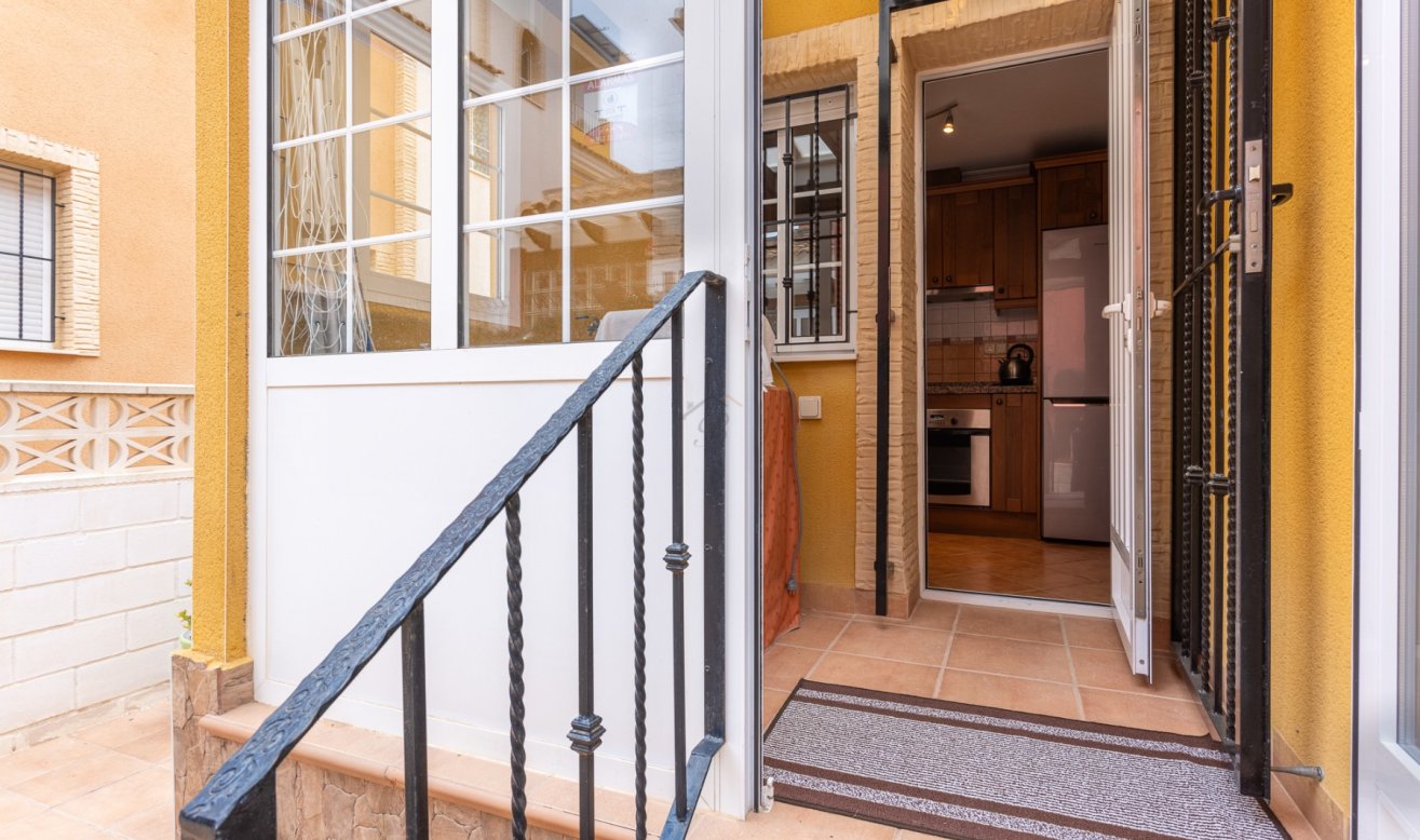 Reventa - Villa - Los Montesinos - Los Montesinos - Urb. La Herrada