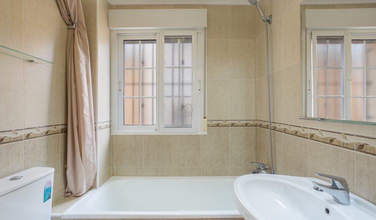 Reventa - Villa - Los Montesinos - Los Montesinos - Urb. La Herrada