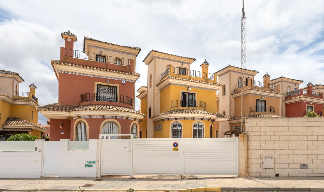 Reventa - Villa - Los Montesinos - Los Montesinos - Urb. La Herrada