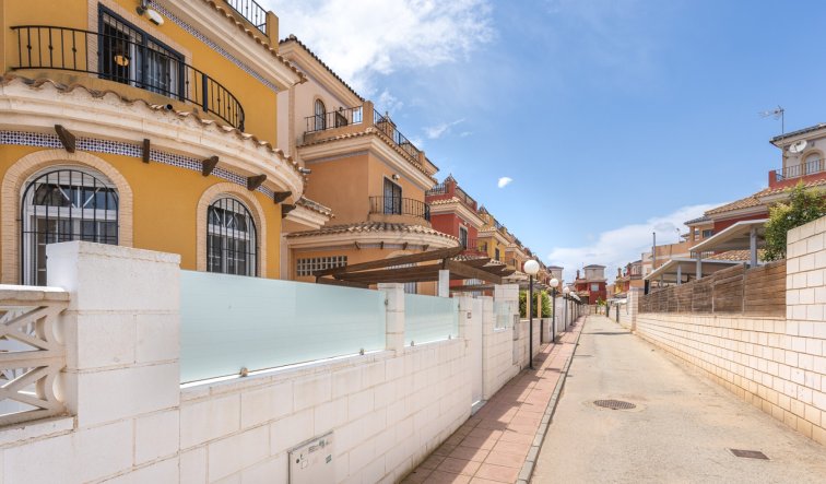 Reventa - Villa - Los Montesinos - Los Montesinos - Urb. La Herrada