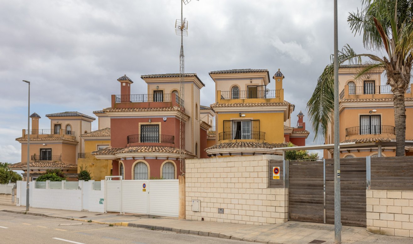 Reventa - Villa - Los Montesinos - Los Montesinos - Urb. La Herrada