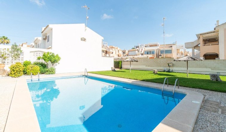 Resale - Terraced house - Torrevieja - Los Frutales