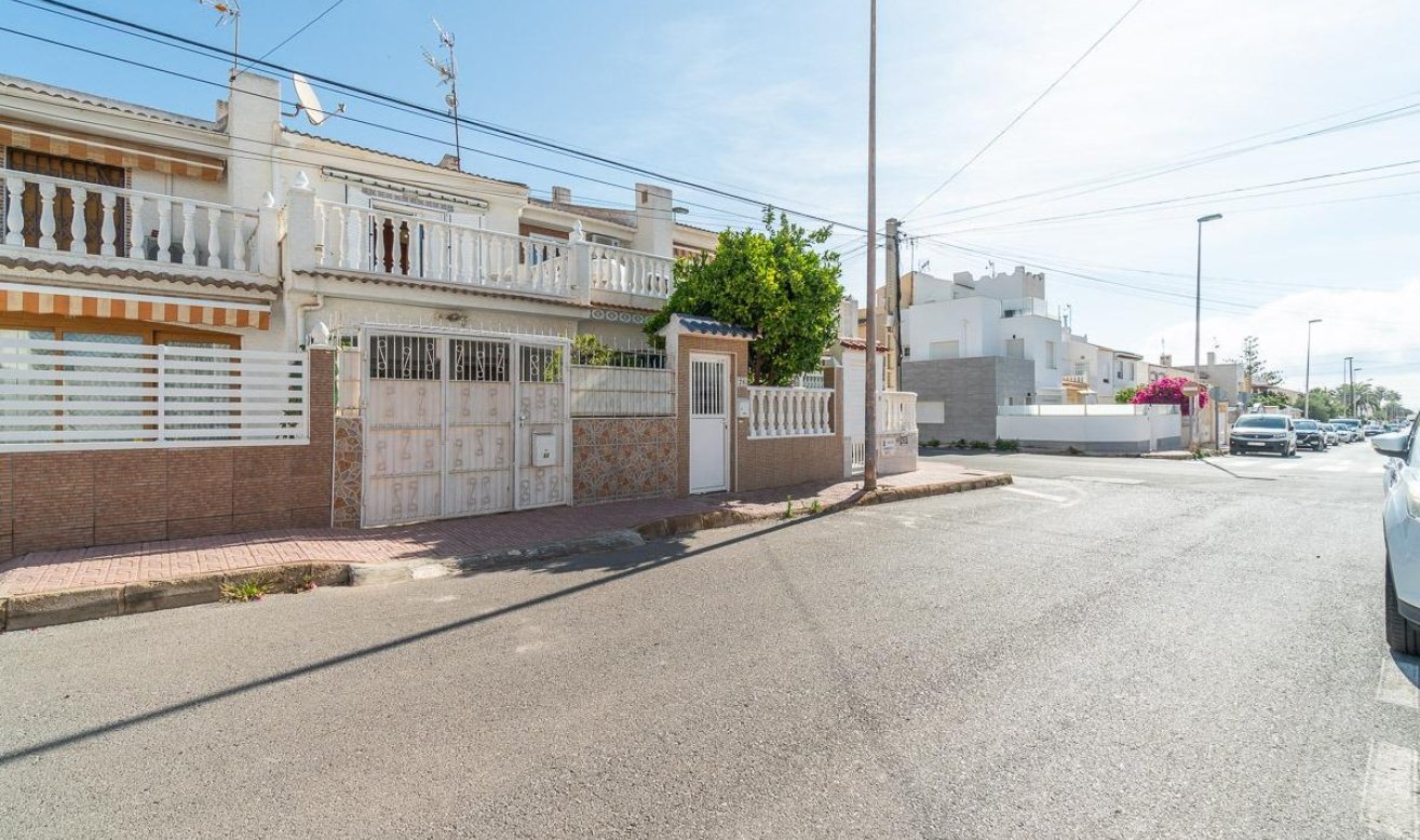 Resale - Terraced house - Torrevieja - Los Frutales