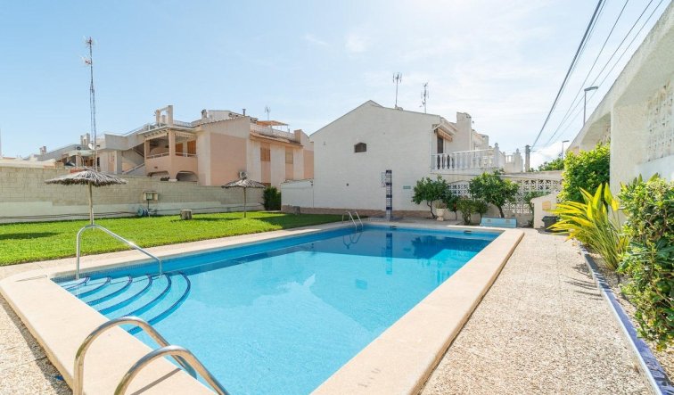 Resale - Terraced house - Torrevieja - Los Frutales